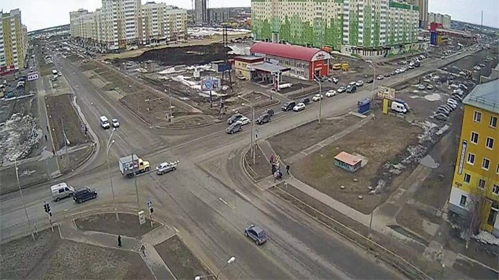 Онлайн веб-камера на перекрёстке Мира - Ханты-Мансийской